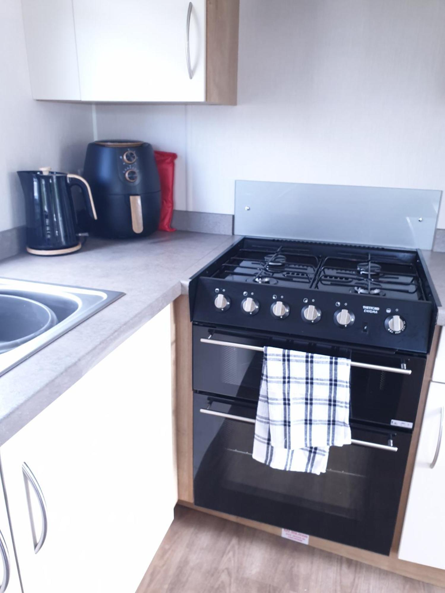 16 Anglers Acre Luxury Hot Tub Break Tattershall Lakes エクステリア 写真